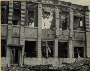 被爆後の長崎医科大学付属病院（爆心地から700m）の画像
