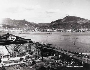水の浦から見た長崎港の画像