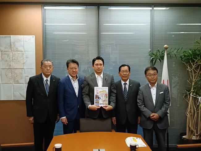 長崎県選出国会議員への要望活動の写真