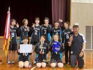 バレーボール大会　女子優勝　佐瀬・山川内