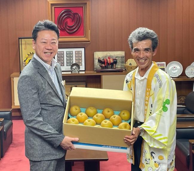 梨贈呈式　写真