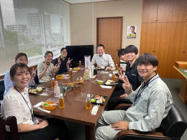 職員とのランチミーティング　写真