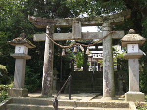 化屋・阿蘇神社の二の鳥居と三の鳥居の写真