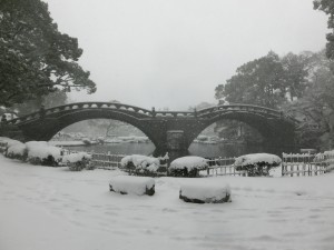 雪化粧の眼鏡橋の画像