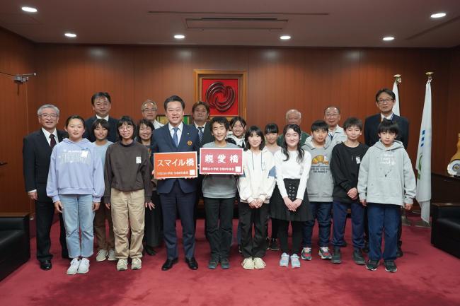 無名橋名づけ親プロジェクト報告会・橋名板寄贈式 p