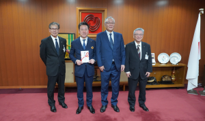 浜教育文化基金贈呈式