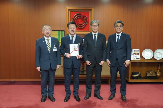 企業版ふるさと納税にかかる寄附贈呈式ｐ