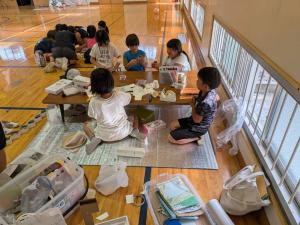 異学年で交流をしている