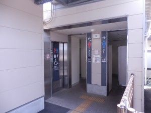 喜々津駅トイレの画像1