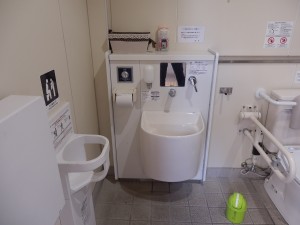 喜々津駅トイレの画像2