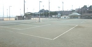 小長井テニス場