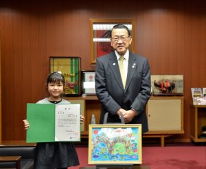 左から宮田さん、宮本市長の画像