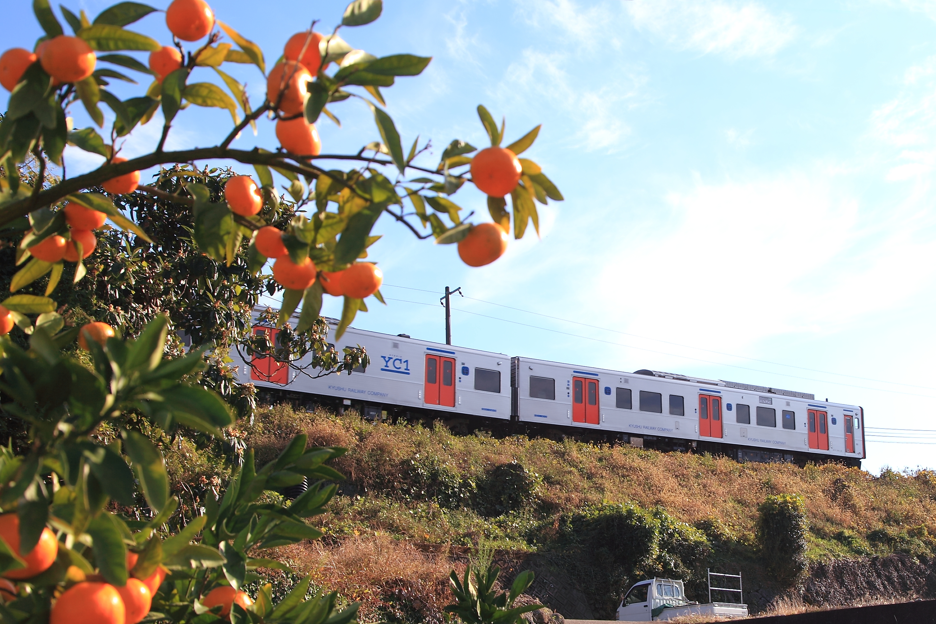 伊木力みかんとJR列車の画像