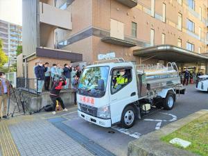 給水車の出発風景